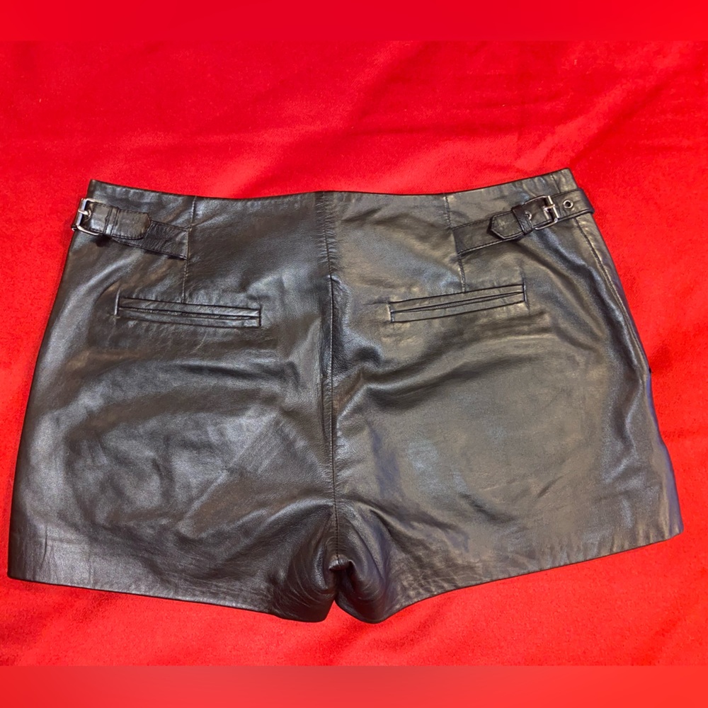 Armani Exchange 100% Lamb Leather Shorts, size 0, color black - Picture 5 of 12